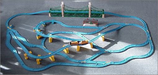 Tomy train cheap track layouts